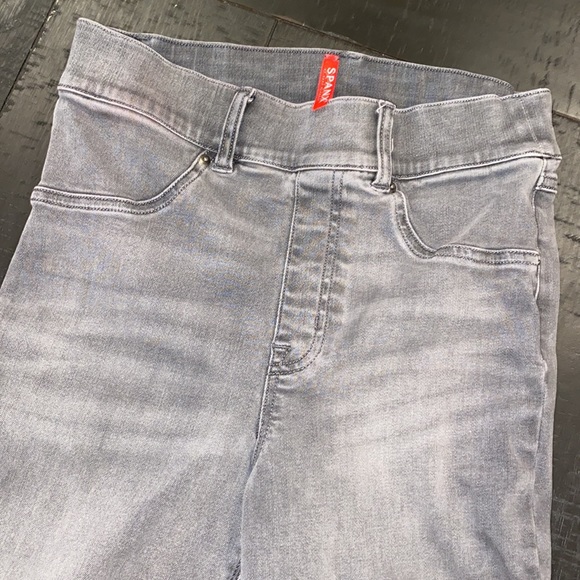 Spanx Gray Skinny Jeans Distressed Ripped Raw Hem Small - Picture 2 of 10